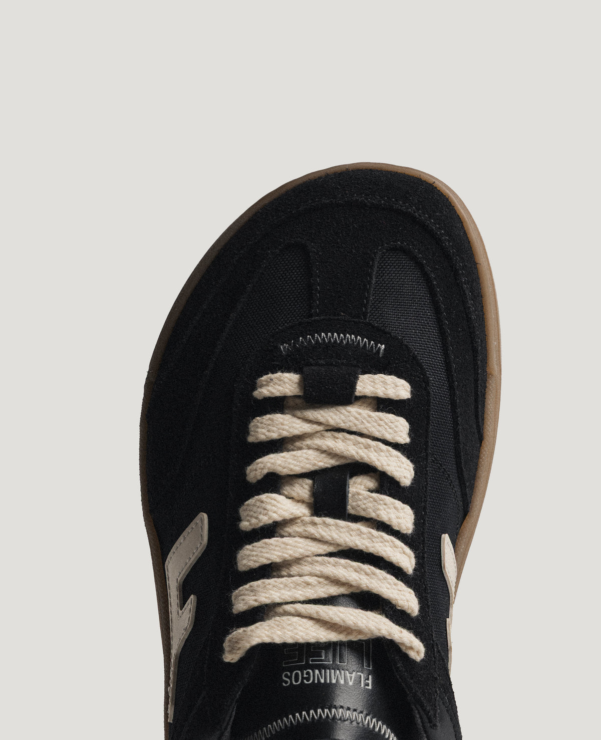 ZERO TENNIS BLACK GUM