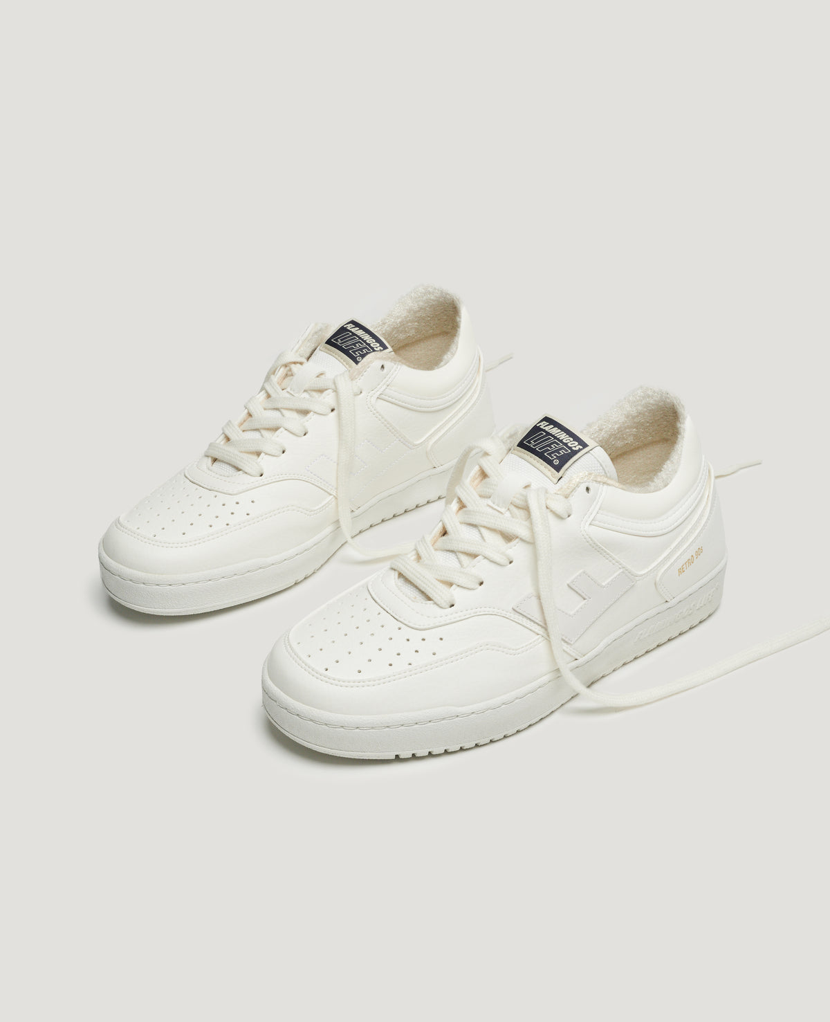 RETRO 90s ALL WHITE
