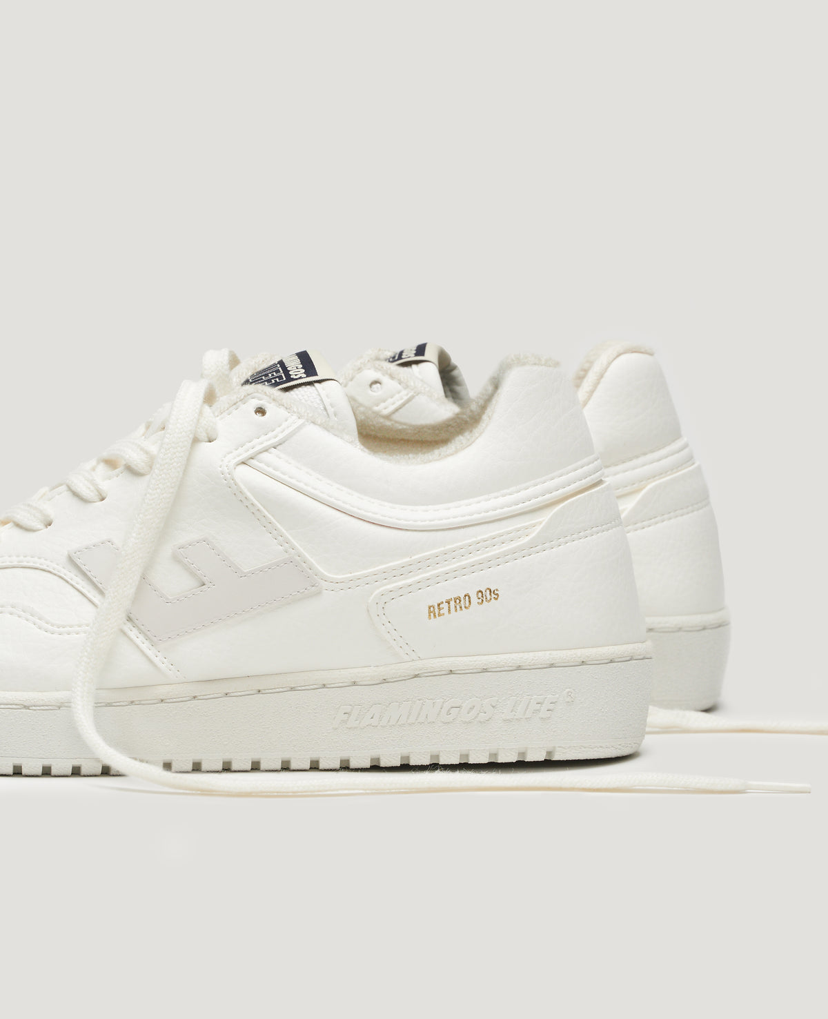 RETRO 90s ALL WHITE
