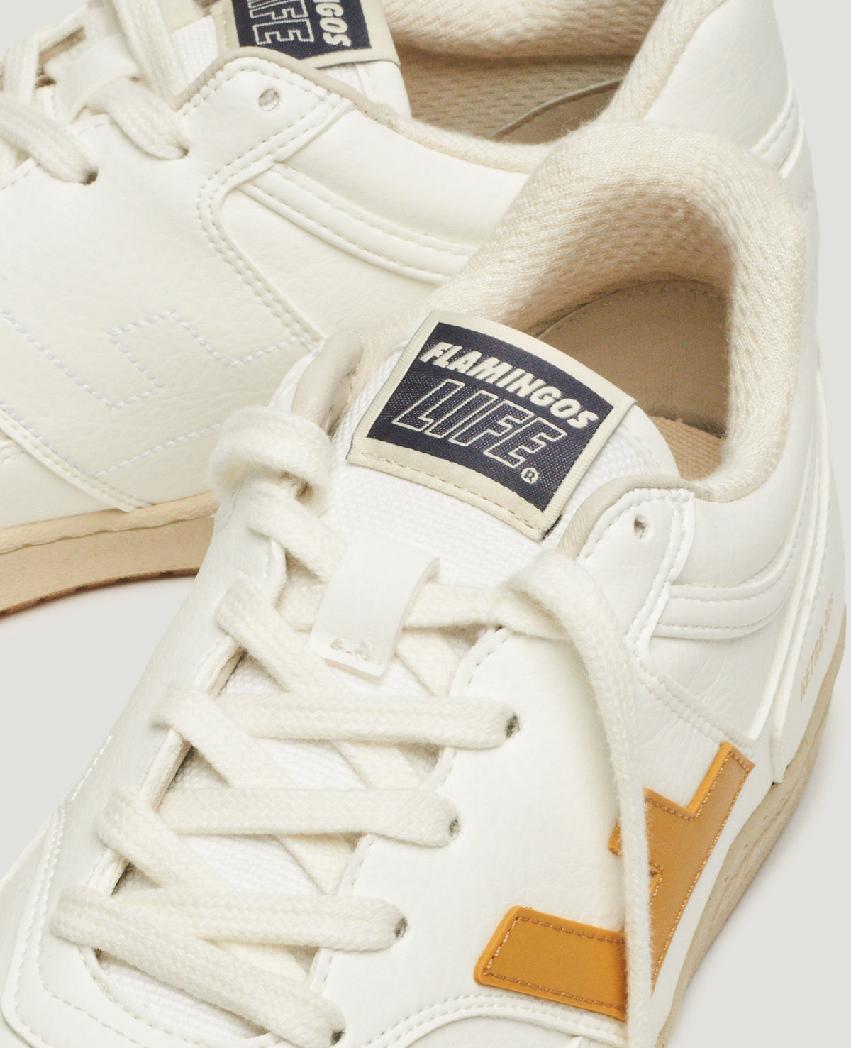 RETRO 90s WHITE MUSTARD IVORY