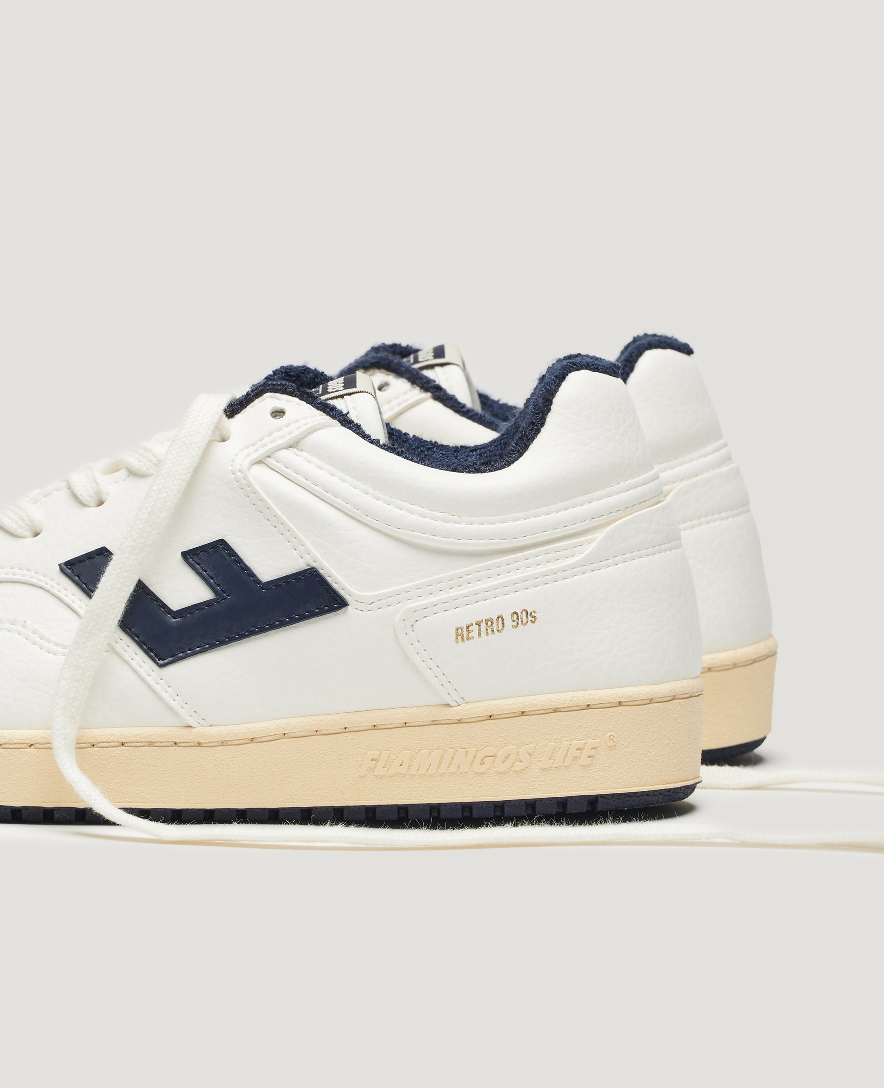 RETRO 90s WHITE VANILLA NAVY